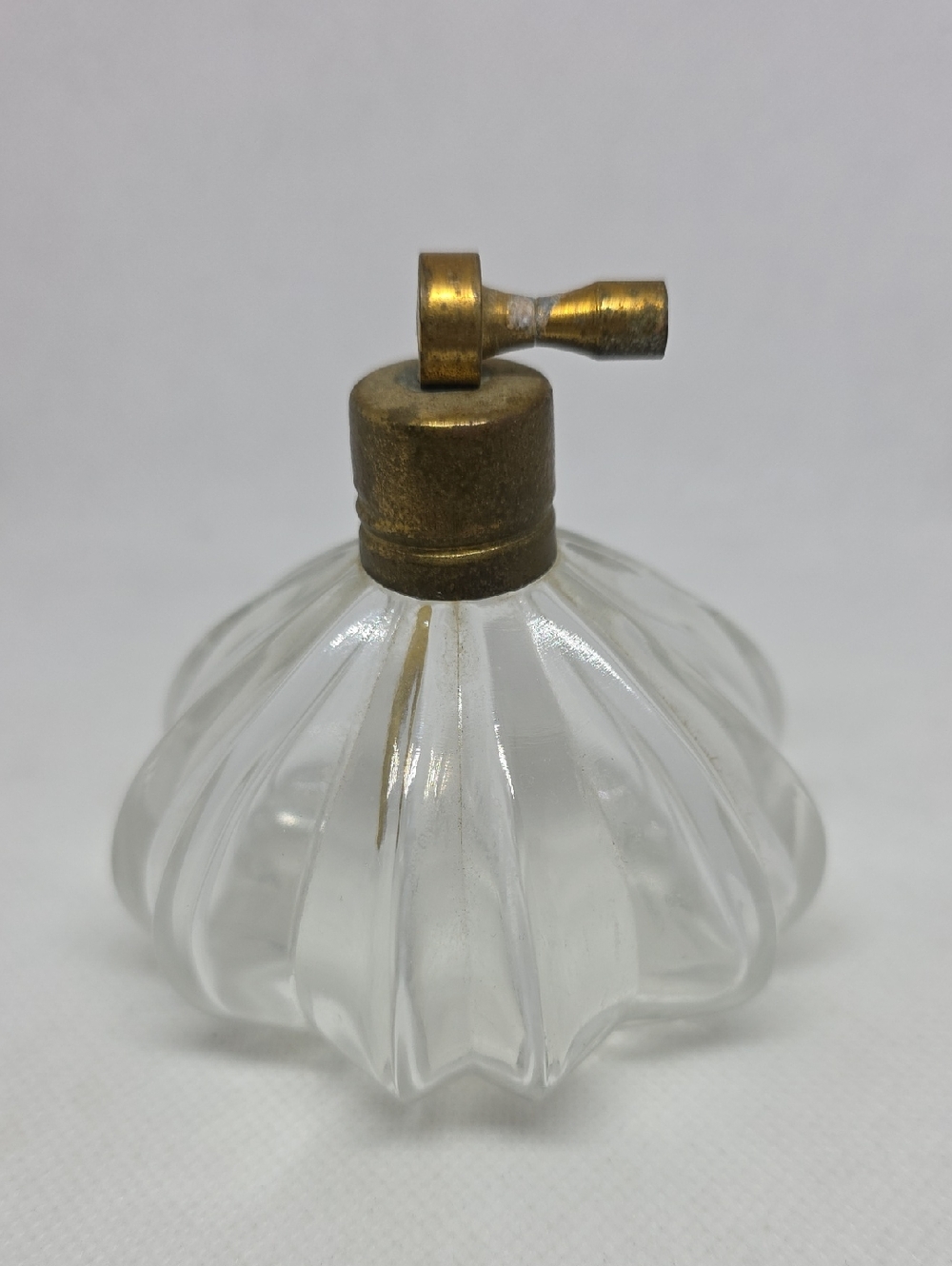 Vintage Clear Glass Vintage-Style Perfume Bottle Atomizer with Brass Top